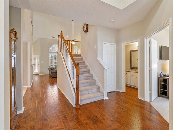 4th image of 1226 Rivercrest Dr