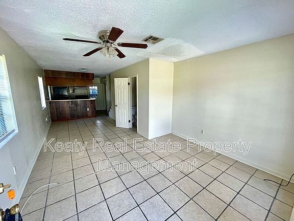 3rd image of 424D Failla Rd