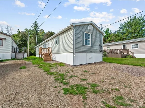 37 Young St, Hillsborough, NB E4H 3E9