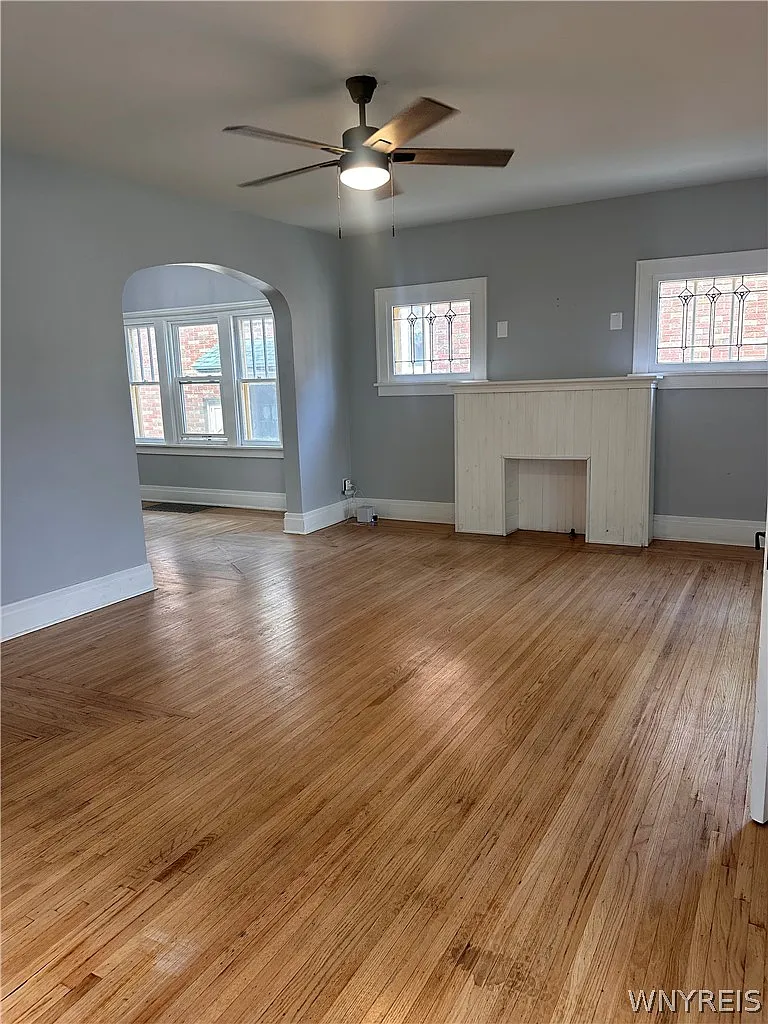 5 bed, 1.5 bath, 1480 sqft, $2,500 — Photo 3
