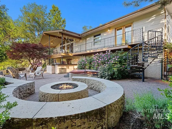 306 E Curling Dr, Boise, ID 83702