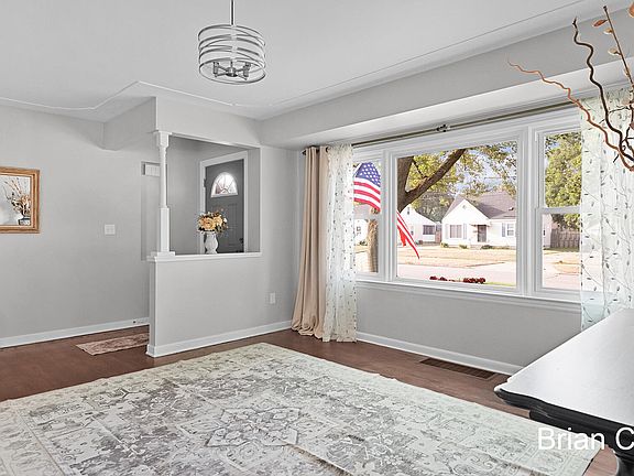 5th image of 1061 Den Hertog St SW