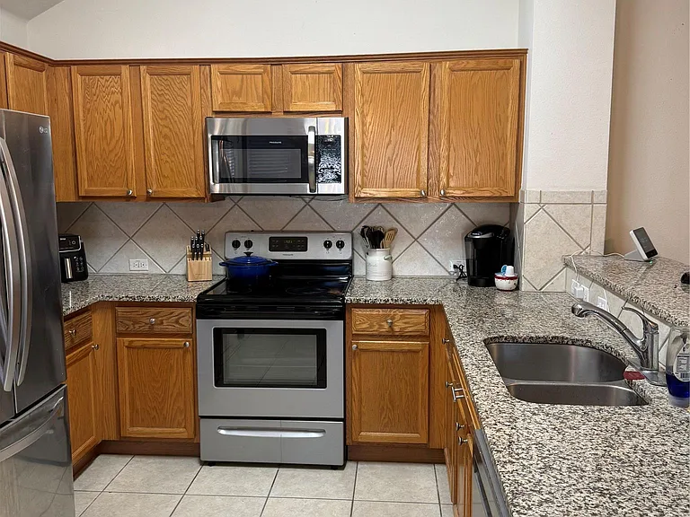 6007 Lone Star Ct — Photo 4