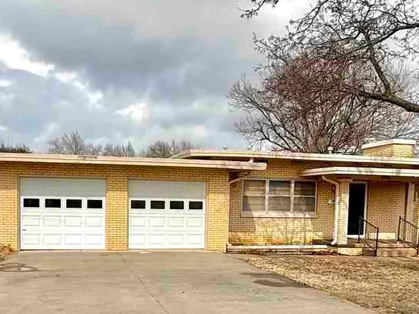 520 E Coolidge Ave, Blackwell, OK 74631