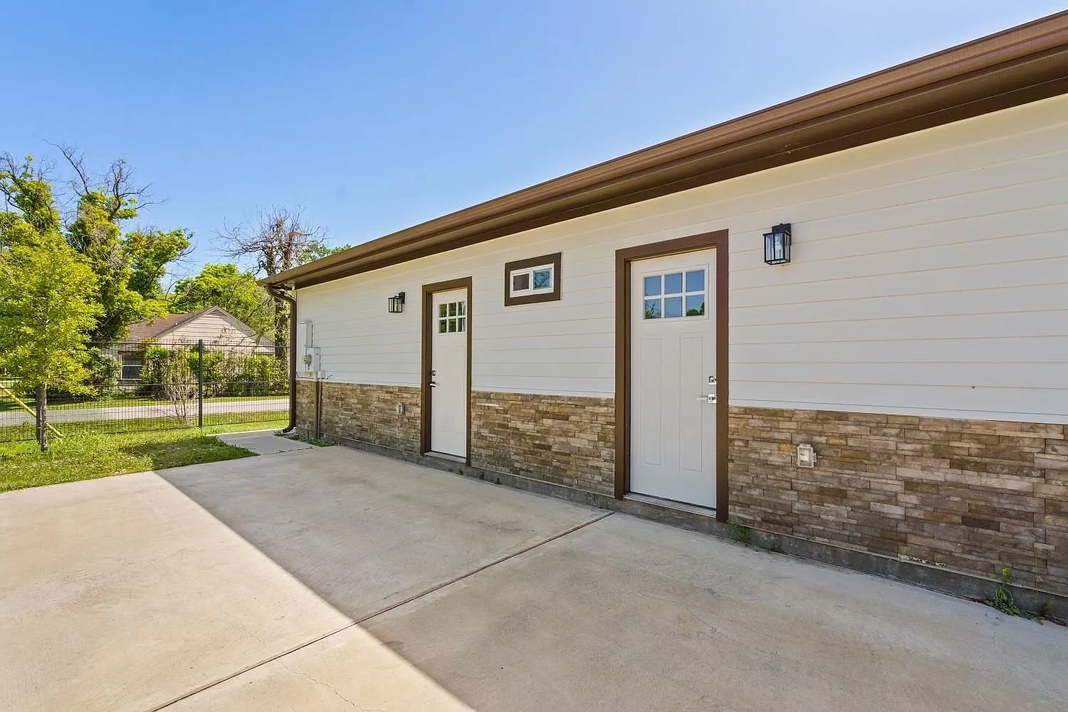 7101 Foster St — Photo 3