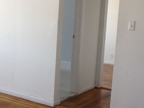 4th image of 2572 Wallace Ave APT 4C