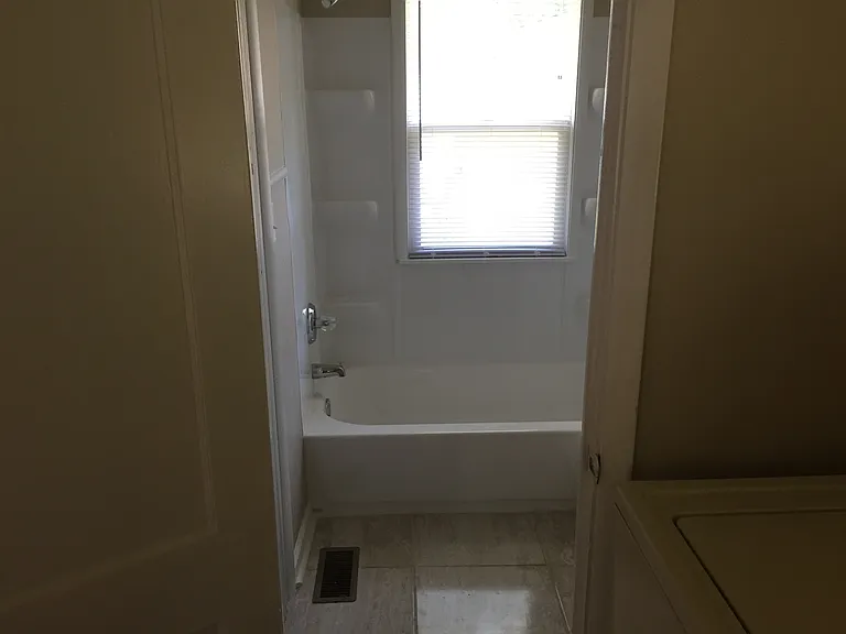 2707 E 8th St #1 — Photo 7