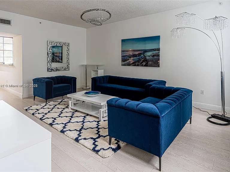 2069 S Ocean Dr #Townhouse 16 — Photo 2