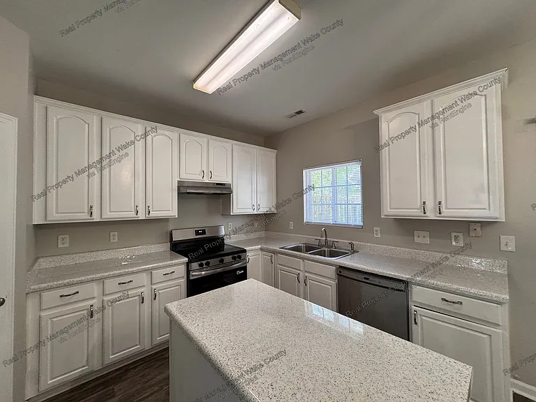 424 Alero Rd — Photo 16