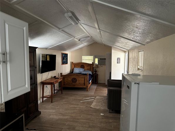 218 Shady Oaks Hbr, Alvin, TX 77511