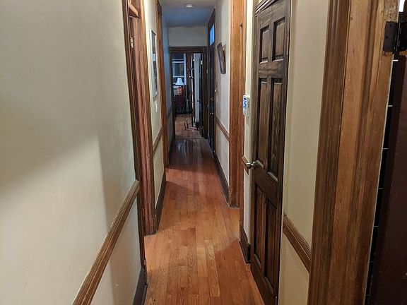 3rd image of 582 Park Pl