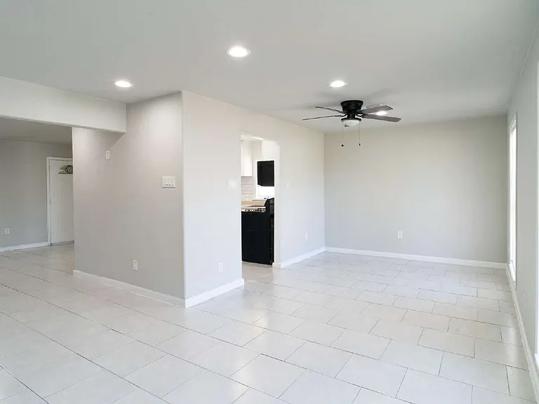 11623 Rowan Ln — Photo 4