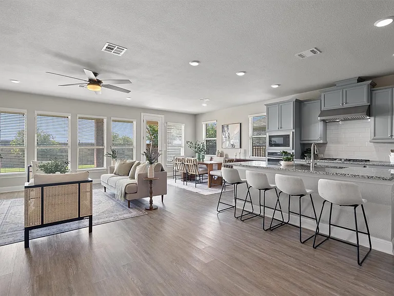 3241 Aurelia Ln — Photo 3