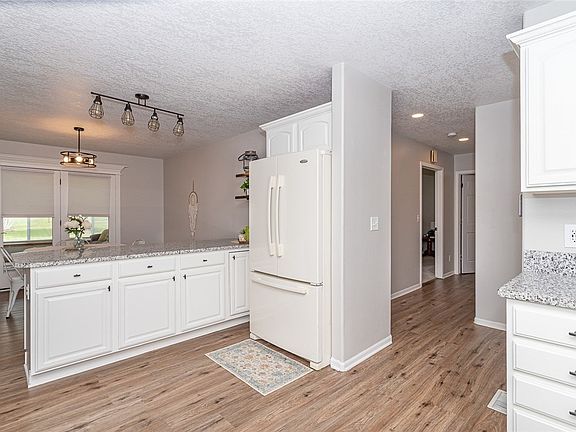 5th image of 505 W Merle Hibbs Blvd