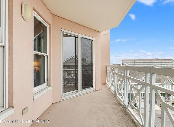 5th image of 9905 Seapointe Blvd APT 600
