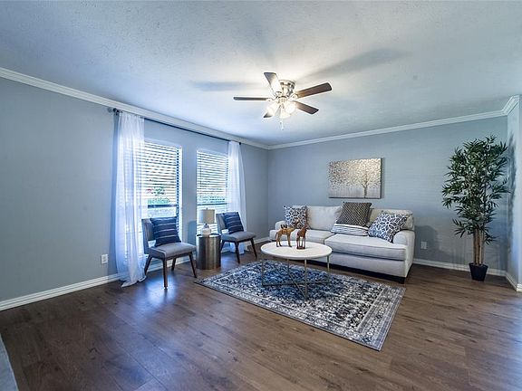 4th image of 3817 Acorn Green Cir