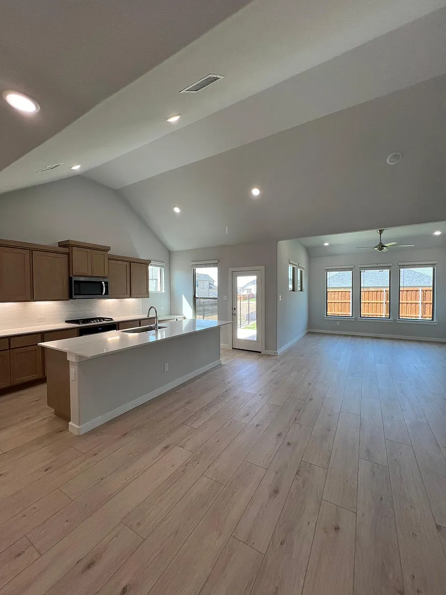 Building Photo - 2517 Clearspring Dr