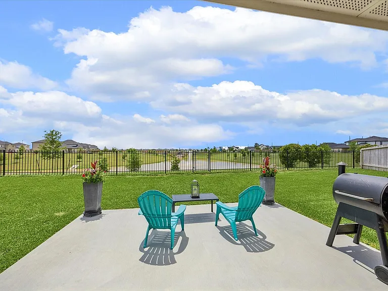 3335 Kendleshire Ln — Photo 36