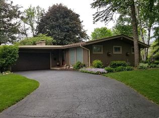 628 Willow Ln, Geneva, IL 60134