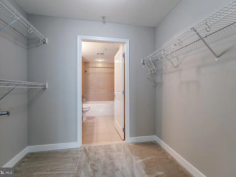 155 Potomac #432 — Photo 14