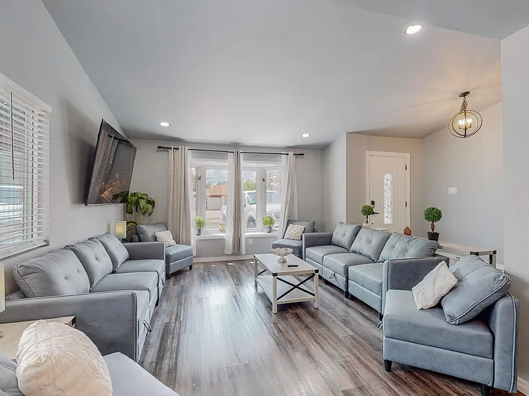 6830 Louisiana Blvd NE — Photo 16