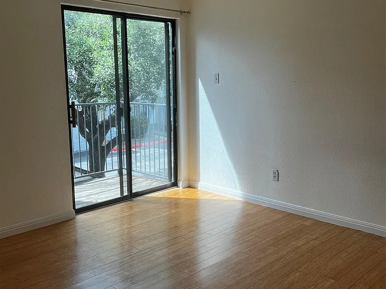 7635 Guadalupe St #1002 — Photo 13