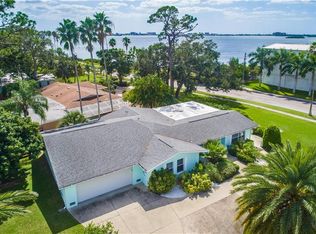 571 Edgewater Dr, Dunedin, FL 34698