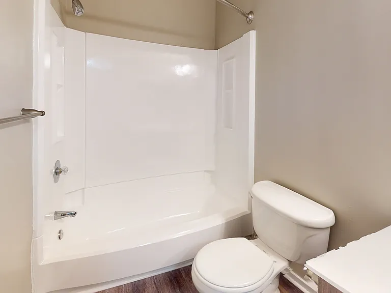 Seneca Place — Photo 129