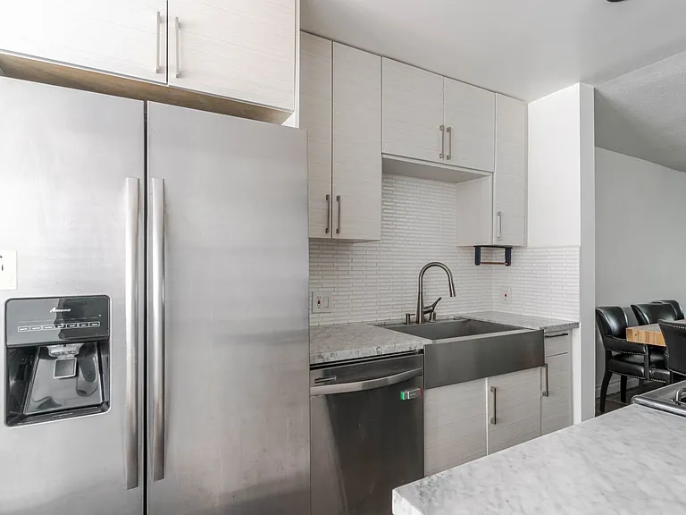 5820 Yolanda Ave #5 — Photo 9