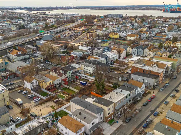 16 West 10th Street image 1 of 36