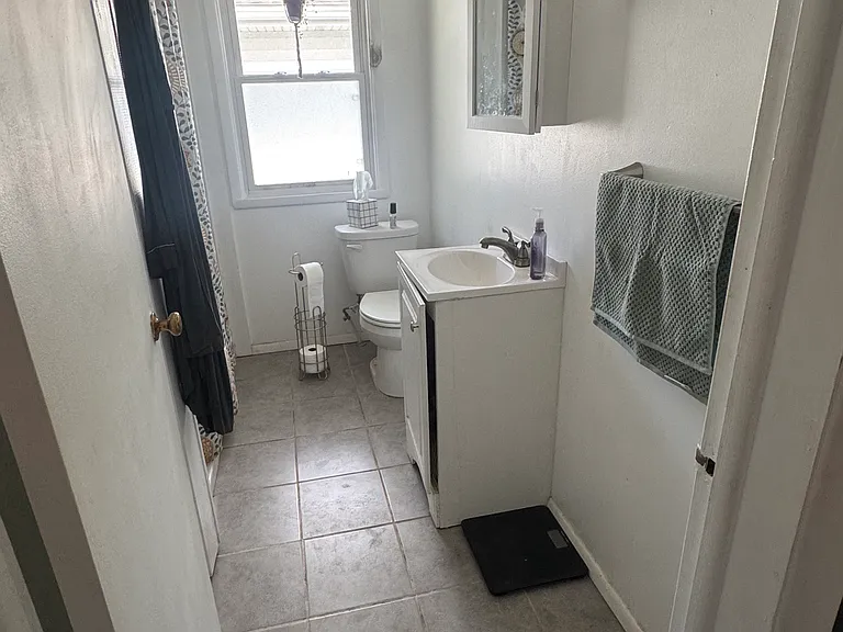 2508 N Gale Ave — Photo 5