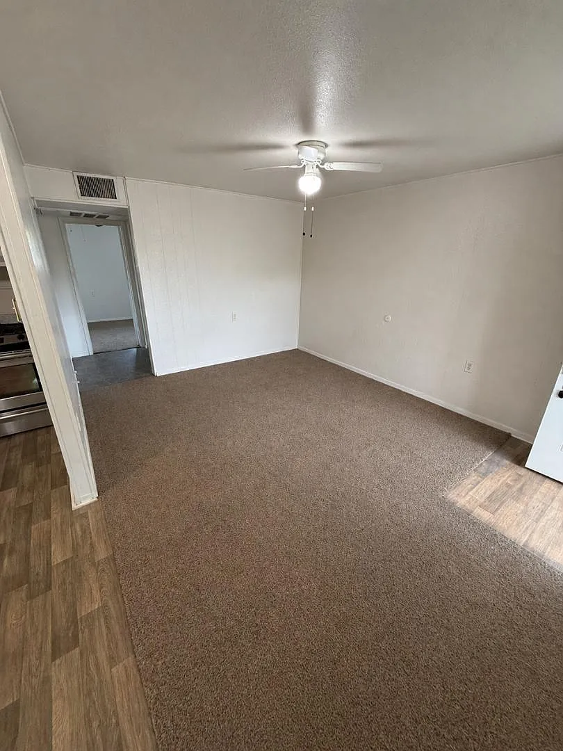 Unit Photo - 1014 S Waco St #14