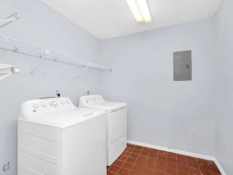 118 Michelle Ln #C — Photo 14
