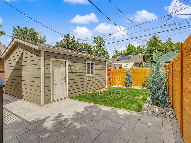 2514 Clermont St — Photo 30