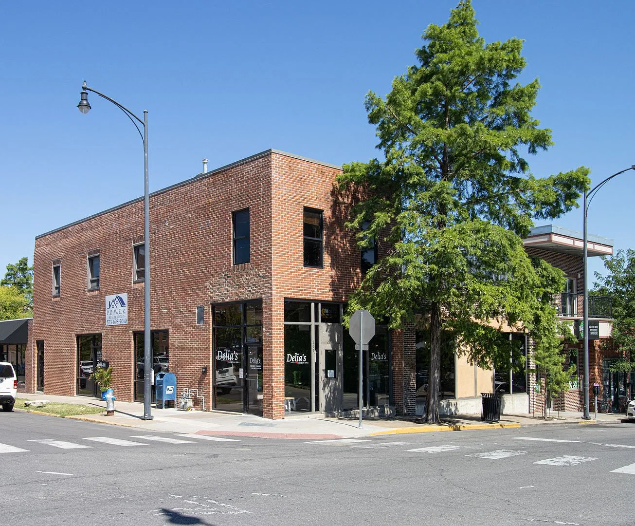 909 E Ash — Photo 1