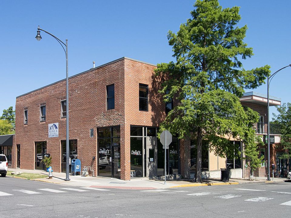 1st image of 909 E Ash St