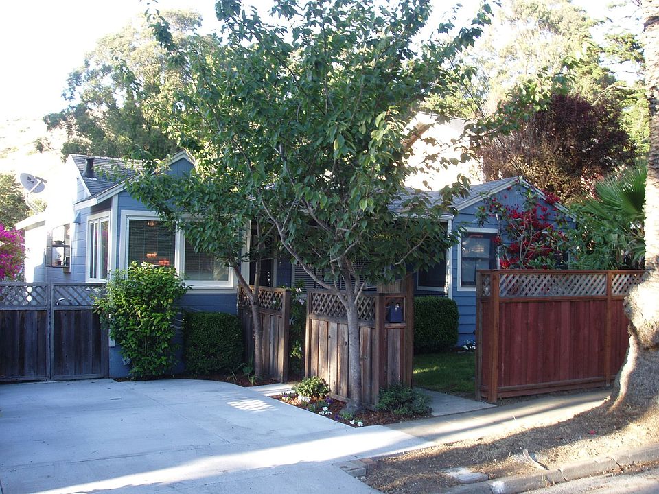 Front Drive & Gate
