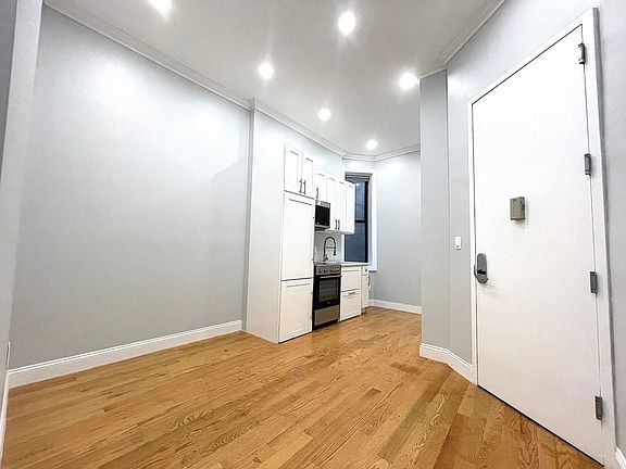 3rd image of 345 E 92nd St #1BB