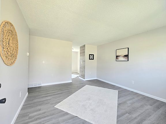 5th image of 1499 Park St