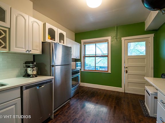5th image of 1618 W Belle Plaine Ave
