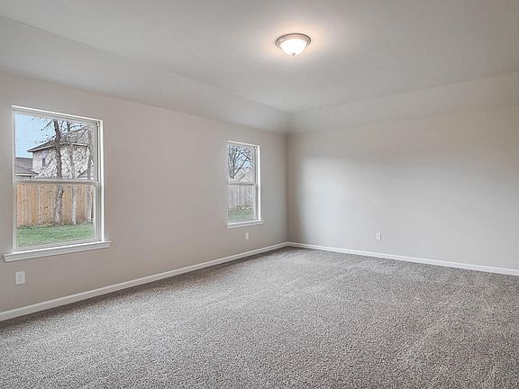 5th image of 255 Crowne Parc Dr