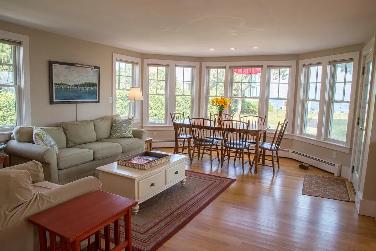 4 bed, 4.0 bath, 1594 sqft, $5,300 — Photo 3