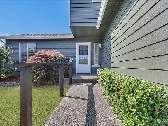 2nd image of 126 5th Avenue N