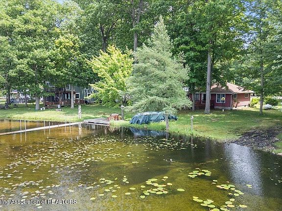 4th image of 10151 Birch Dr