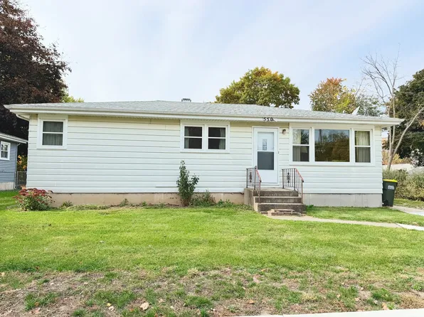 550 Elm St, Hampshire, IL 60140