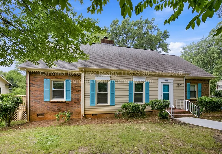 4535 Dawnwood Dr — Photo 2