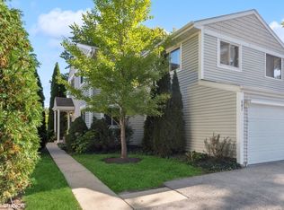 682 Brighton Pl, Wheeling, IL 60090