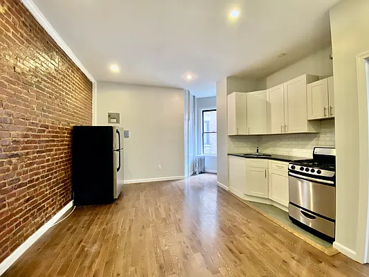 Rented by Compass | media 11