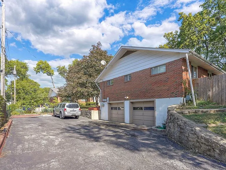 7909 Grandview St — Photo 2