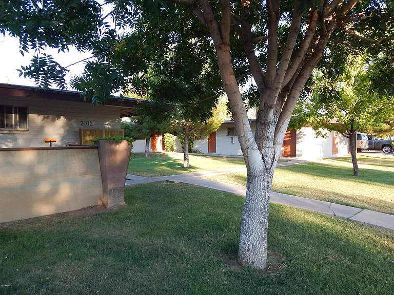 2103 S Granada Dr #8 — Photo 25